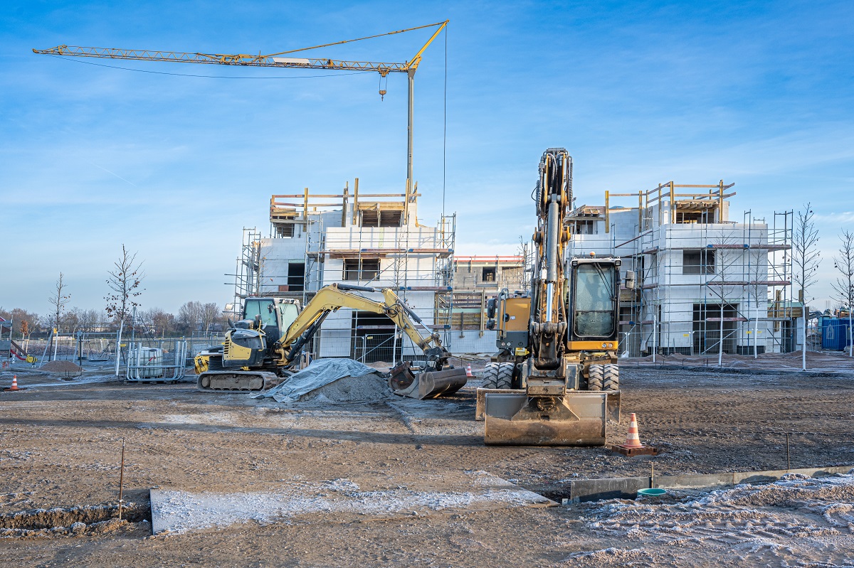 Bagger vor Rohbau Bagger vor Rohbau